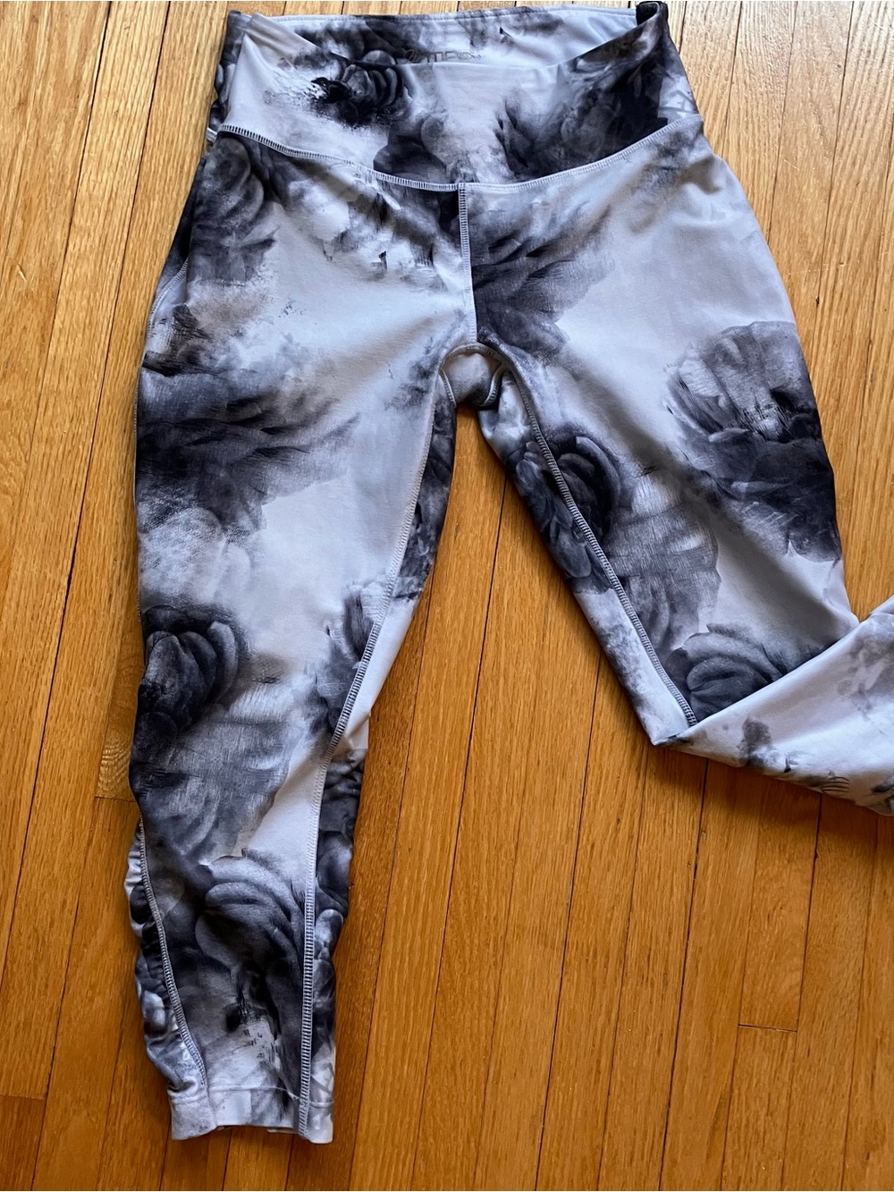 MPG Black & Gray Floral Kids Leggings